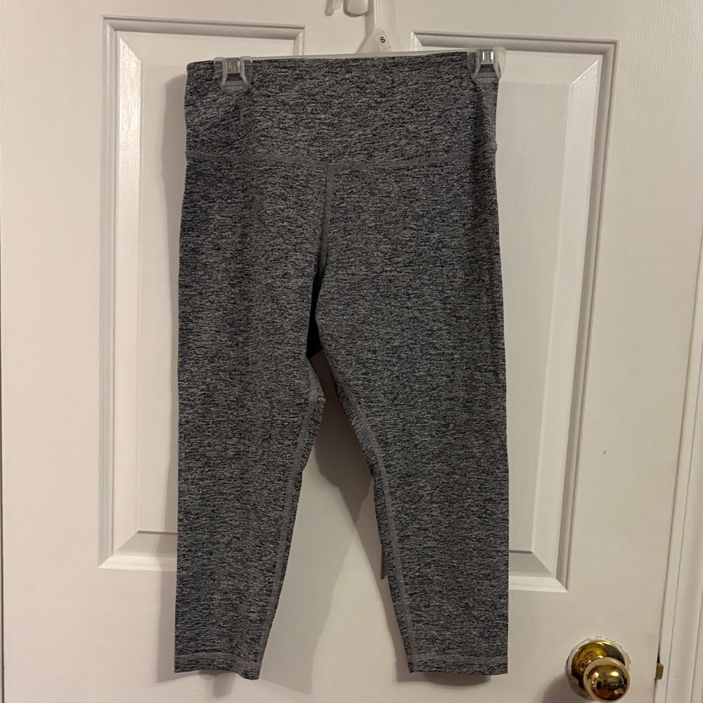 Women's Heather Gray Capris